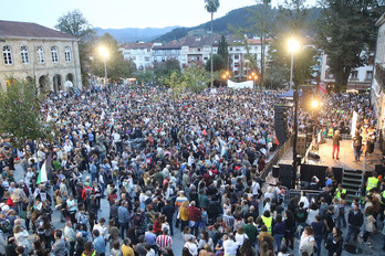 Acto final de la manifestación contra el Guggenheim Urdaibai en Pasileku.