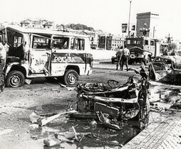 Atentado con coche bomba contra la Policía española en Donostia, en el año 1987.