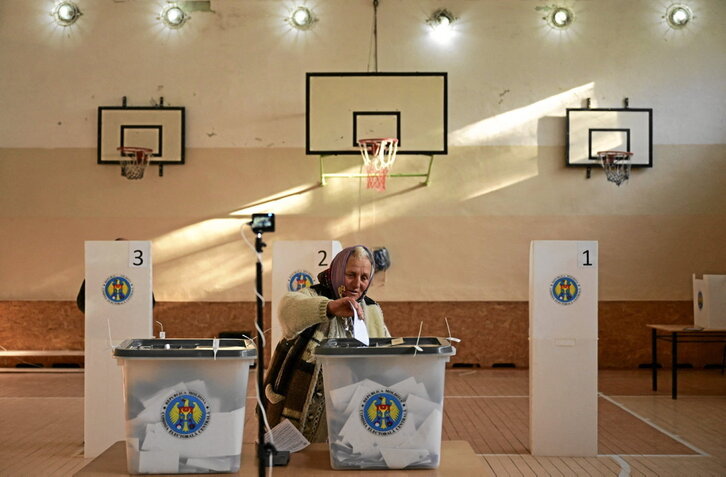 Moldavia celebró el domingo un referéndum sobre su adhesión a la UE y elecciones presidenciales.