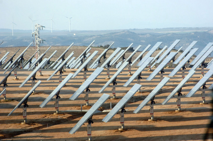 Imagen de archivo de un parque solar en Milagro.