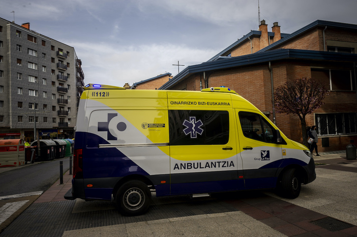 Una ambulancia del grupo La Pau, en Gasteiz.