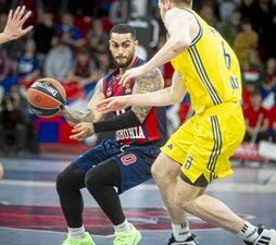 Howard en otro duelo frente al Alba Berlín.