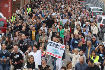 Larunbatean Guggenheim Urdaibai proiektuaren kontra Gernikan egindako manifestazioaren irudia.