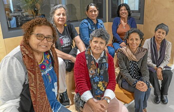 Goiko lerroan, ezkerretik eskuinera, Luz Marina Hache, Yeni Jiron, Sonia Elizabeth Moreno. Behean, Morena Herrera, Constanza Ramirez, Luz Marina Monzon eta Dora Miron.