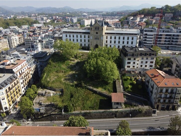 Zona donde se construirá el centro comercial de San Bartolomé.