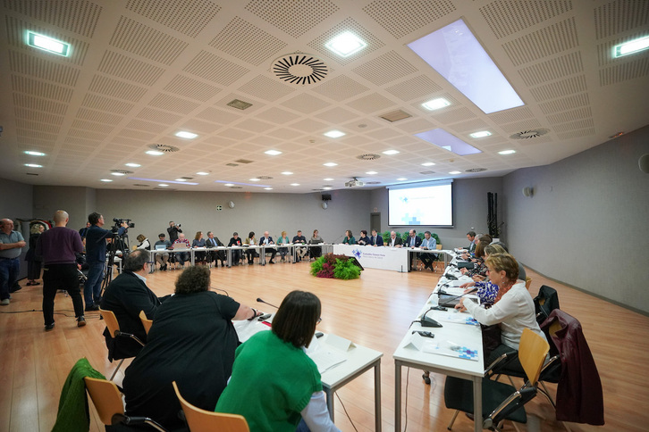 Reunión de la mesa, celebrada este miércoles en Gasteiz.