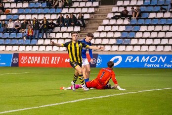 Pablo, que ha salido en la segunda parte, ha sido autor de dos goles del Barakaldo.