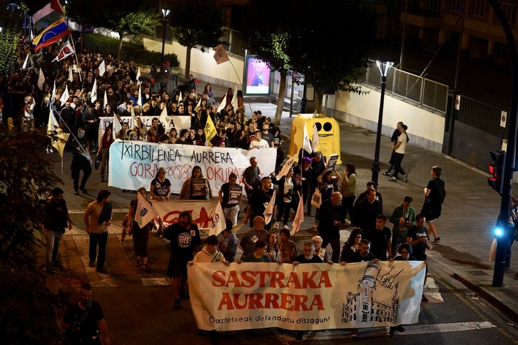 La movilización, por las calles de Portugalete.