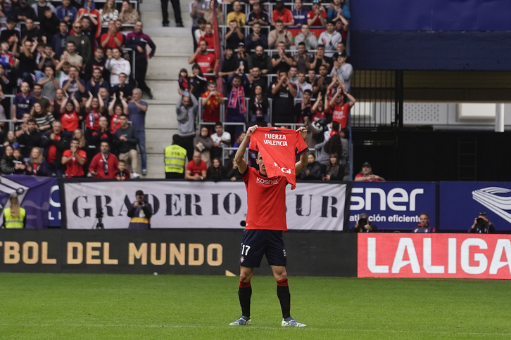 Momento en el que Budimitr dedica su gol a Valencia y a su entrenador.