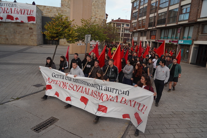 Gazte Topagune Sozialistaren baitan larunbat honetan egindako manifestazioa.