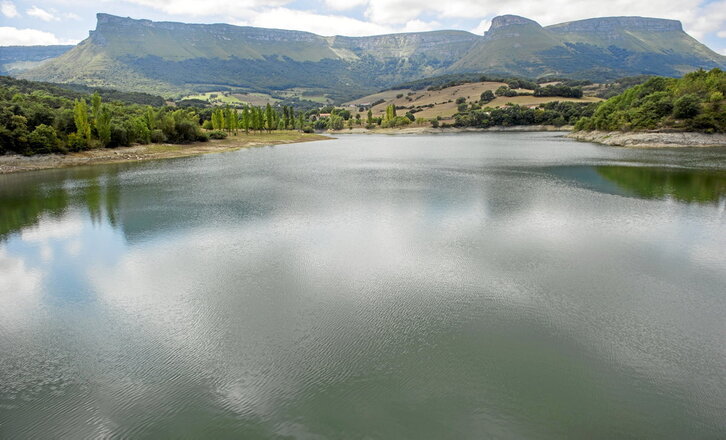 Imagen de archivo del embalse alavés de Maroño.