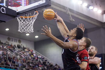 Bilbao Basket se vuelve de Granada con una victoria muy importante.