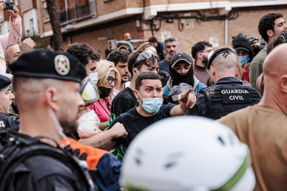 Vecinos de Paiporta han protestado aprovechando la visita real.