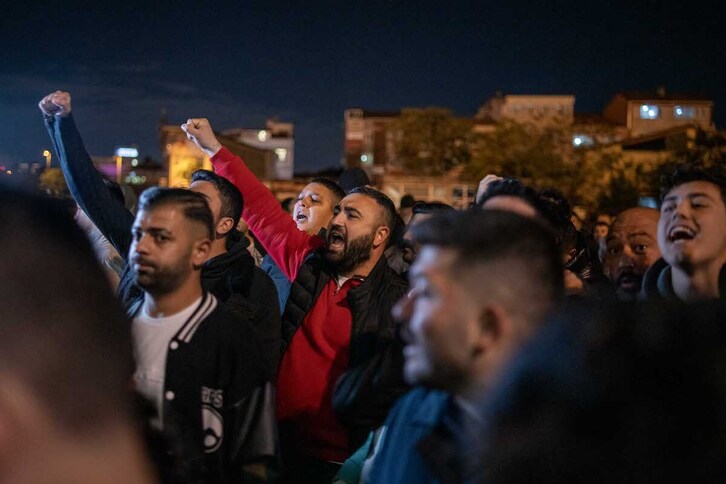 Protestas por la detención del alcalde kurdo Ahmet Özer.