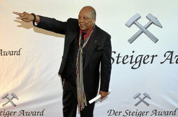 Quincy Jones hace diez años, recibiendo un premio en Alemania.