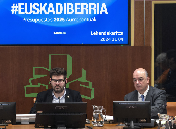 El secretario general de Coordinación y Comunicación Social de Lehendakaritza, Mikel Iriondo, en el Parlamento.