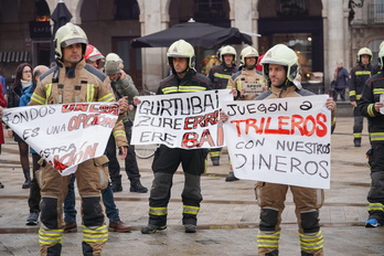 Protesta anterior de los bomberos de Gasteiz.