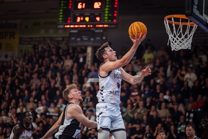 Rubén Domínguez está aprovechando sus minutos en la FIBA Europe Cup.