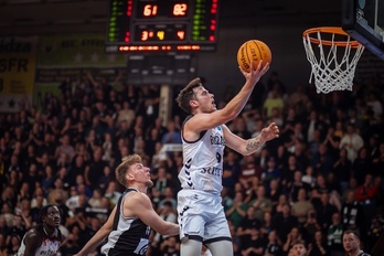 Rubén Domínguez está aprovechando sus minutos en la FIBA Europe Cup.