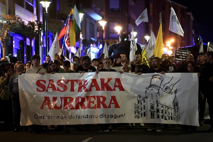 Sastraka Gaztetxeko 9 auzipetuei babesa emateko manifestazioa Portugaleten.