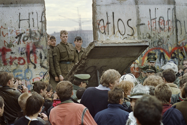 Harresia, mendebaldetik ikusita 1986. urtean.