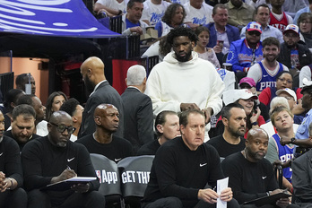 Las continuas ausencias de Joel Embiid por sus problemas físicos están agriando el ambiente en Philadelphia.