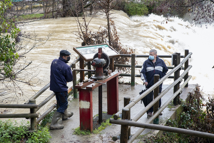 El río Arga, a punto de desbordarse en Burlata en esta imagen de 2022.