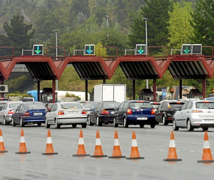 Peaje de la autopista AP-68 a la altura de Laudio.