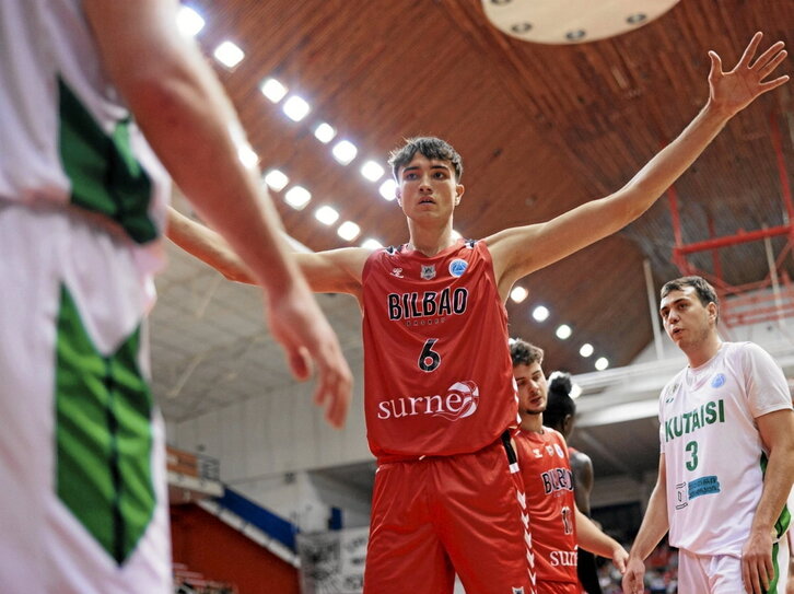 Hasta el joven Carlos Taboada participó de la paliza de Bilbao Basket.