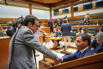 Pello Otxandiano ha vuelto a tender la mano a Imanol Pradales en el pleno de este viernes.