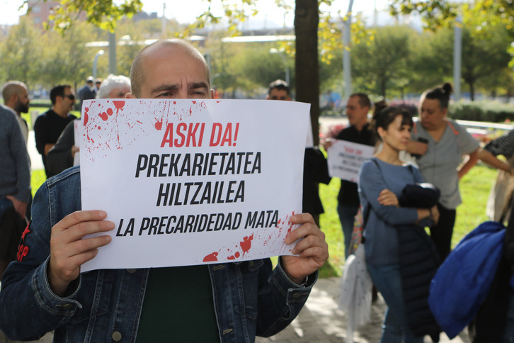 Protesta ante otro accidente laboral mortal reciente en Bilbo.