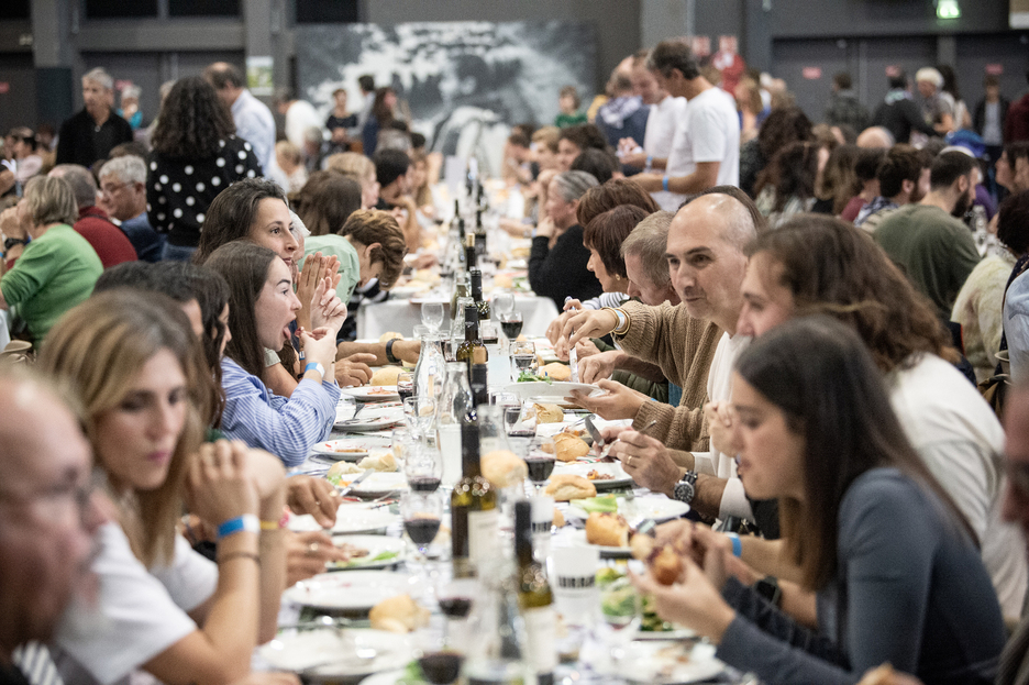 À Lurrama, le dimanche c'est repas des chefs. 