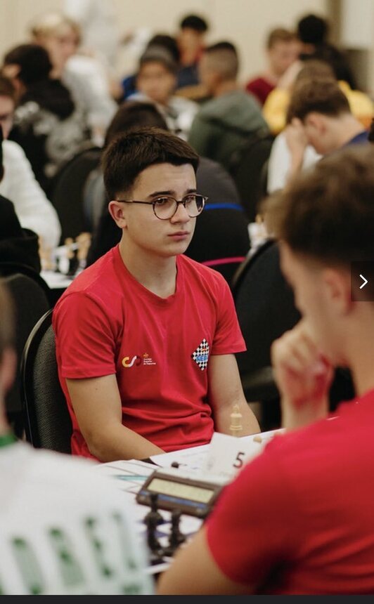 El navarro Javier Habans Aguerrea, campeón del mundo sub 16 de ajedrez, concentrado ante el tablero.