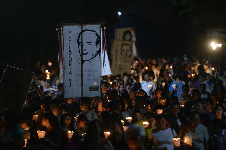 Acto celebrado en 2015 en recuerdo a Ellacuria y los sacerdotes tiroteados en 1989.