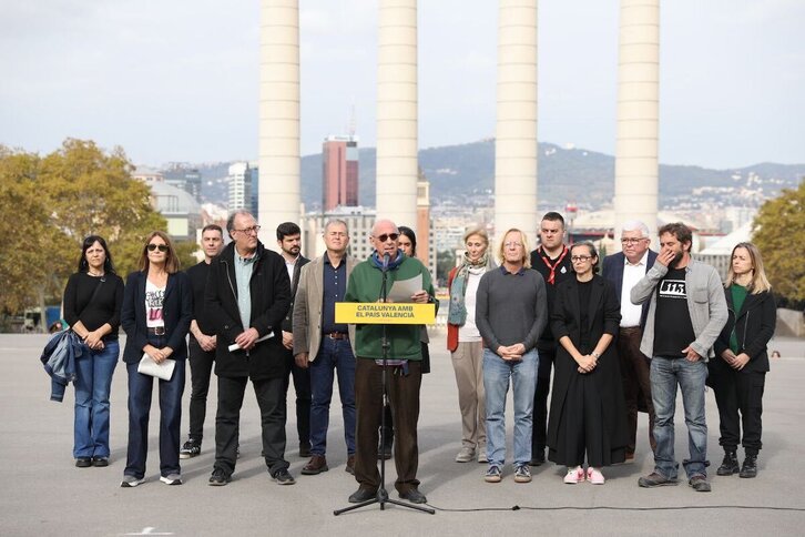 Presentación de la iniciativa 'Catalunya amb el País Valencià', este martes en Barcelona.