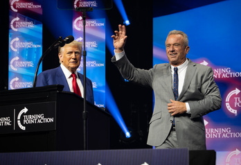 El próximo secretario de Sanidad de EEUU, Robert F. Kennedy Jr., con Doland Trump.