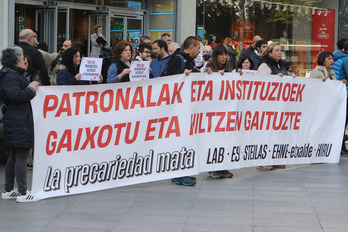 Euskal gehiengo sindikalaren manifestazioa, Bilboko Plaza Biribilean, azken lan heriotza salatzeko, ostegun honetan.