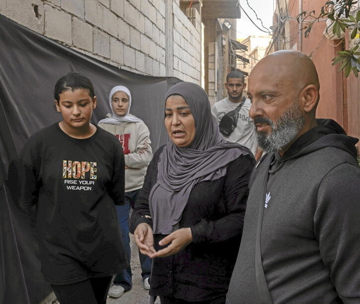 Rukaya Halawi y su familia explican la situación      que están viviendo.