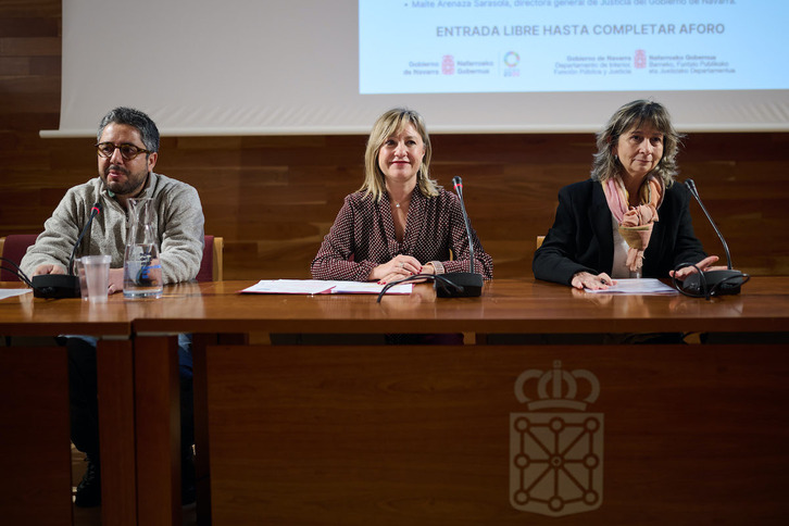 La consejera Amparo López, en el centro, en la apertura de la jornadas sobre ‘Narrativas restaurativas’.