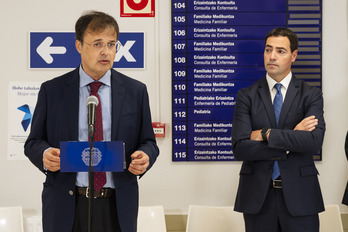 El consejero de Salud, Alberto Martínez, y el lehendakari, Imanol Pradales, en un acto oficial del pasado lunes.