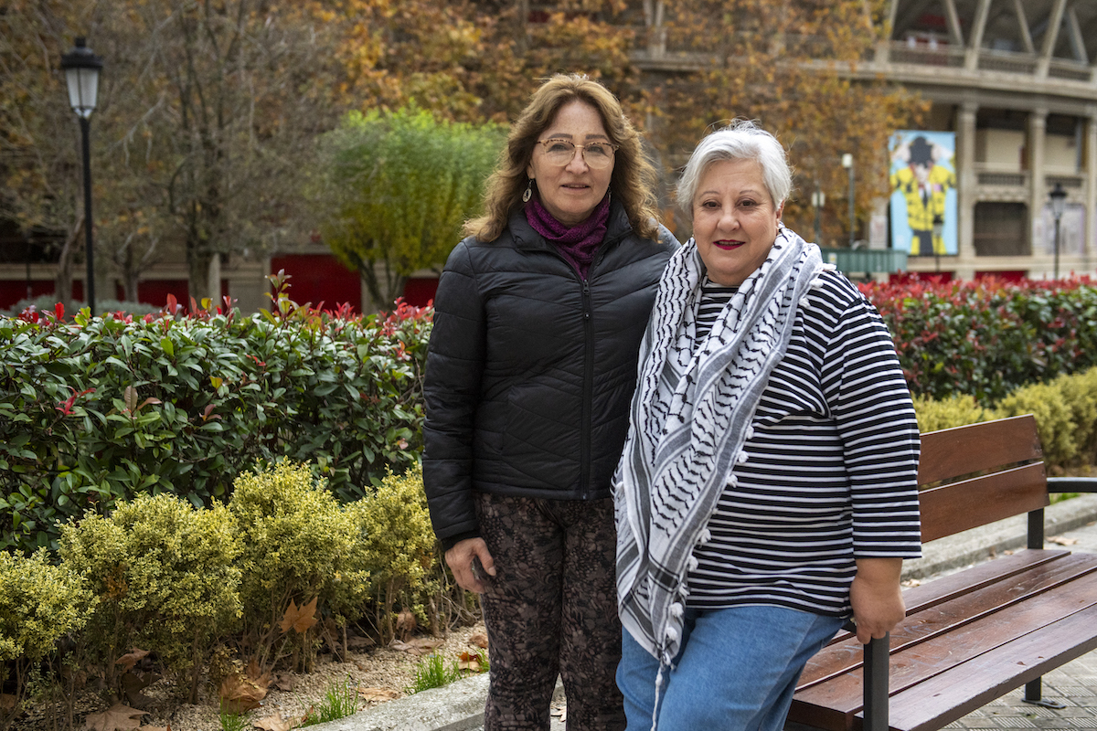 Rita Peña y Mariló Gorostiaga, en Iruñea. (Idoia ZABALETA/FOKU)