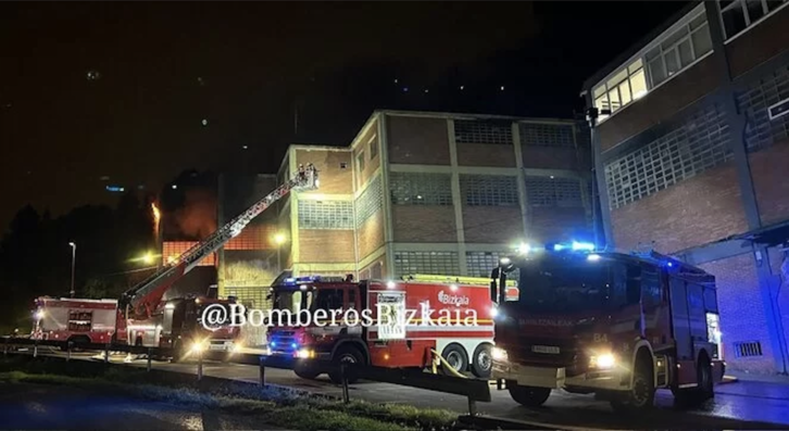 Imagen del incendio registrado en octubre en el pabellón de Arrigorriaga.