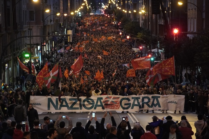 Un momento de la multitudinaria manifestación de Bilbo.