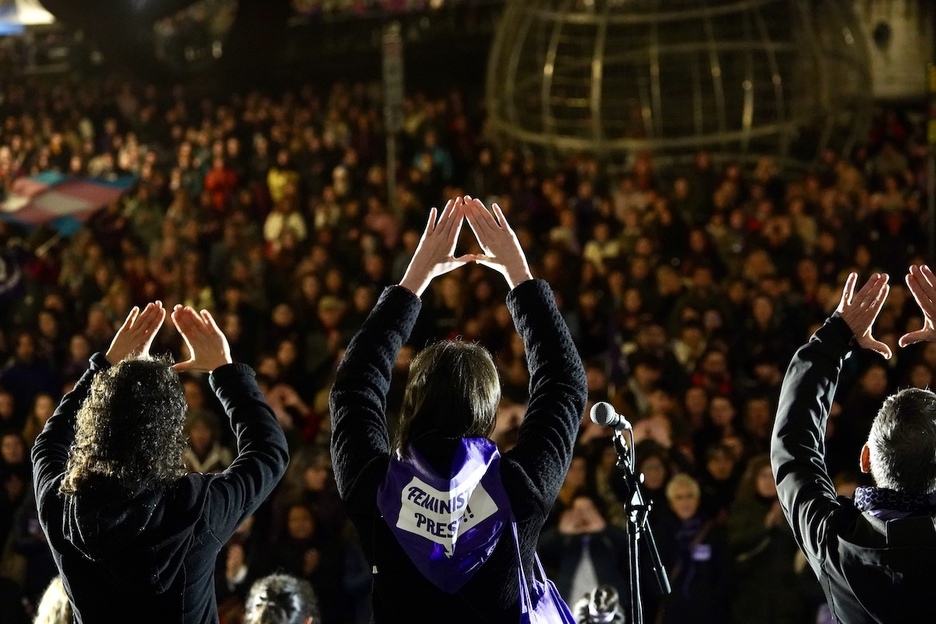 Feminismoaren keinua egiten, Bilboko mobilizazioaren bukaeran.