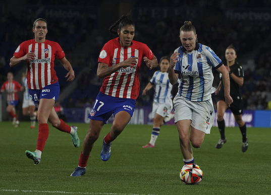 Franssi se marcha de Gaby durante la semifinal de Copa del pasado curso entre Real y Atlético.