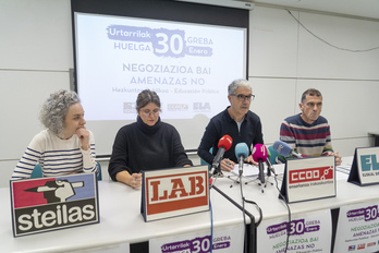 Comparecencia de la mayoría sindical de la enseñanza pública navarra, hoy en Iruñea.