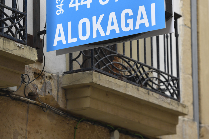 Anuncio de un piso en alquiler en Donostia.