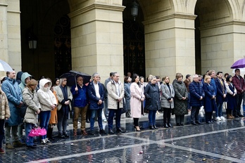 Gipuzkoako Foru Aldundiak deitutako elkarretaratzea, Pasaiako hilketa matxista salatzeko.