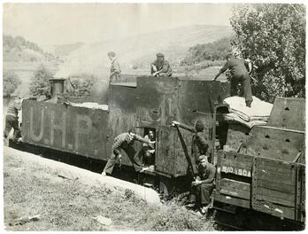 Tren blindado de la UHP.