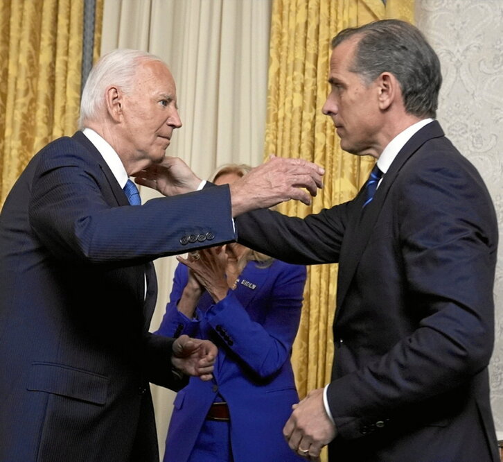 Joe Biden y su hijo Hunter.